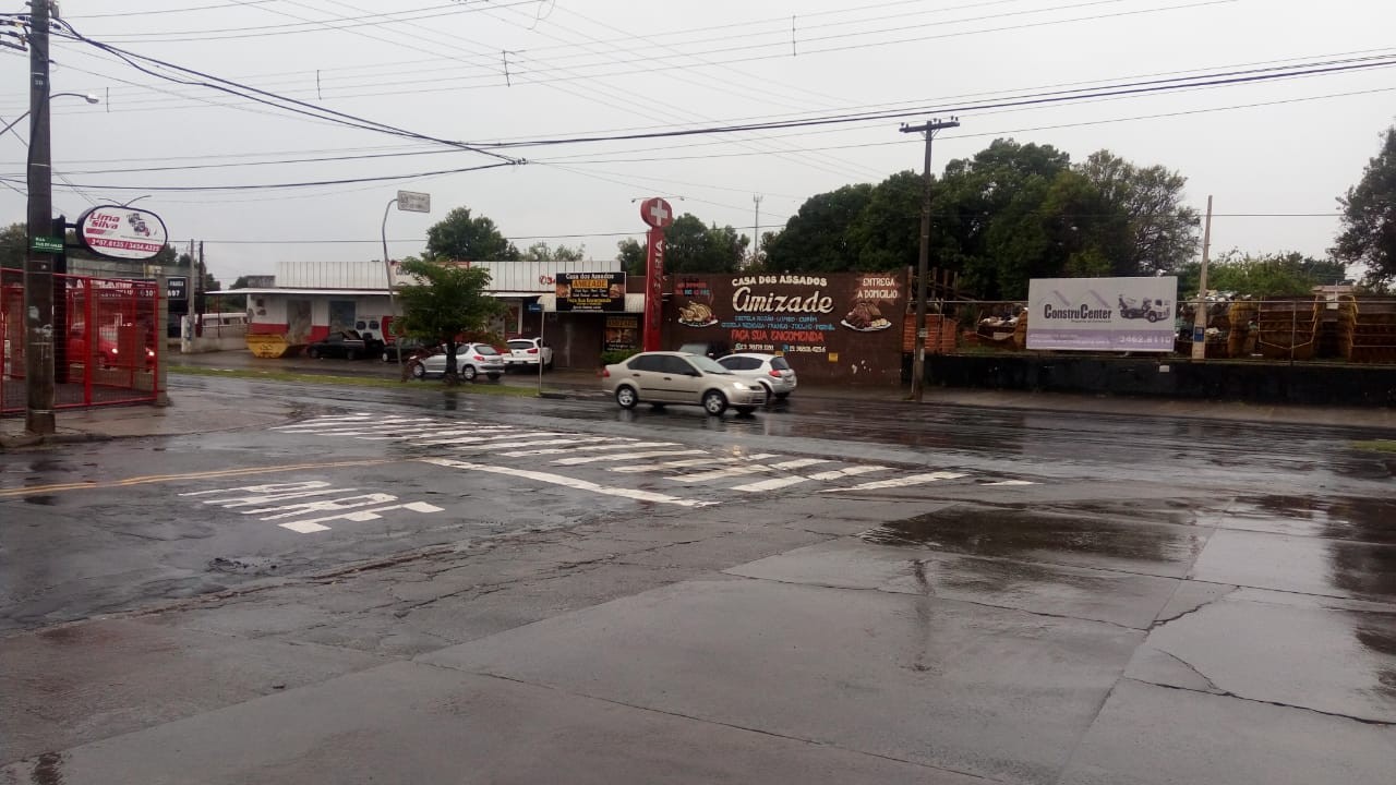 2018921_Cruzamento da avenida da Amizade com a rua País de Gales.jpg